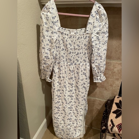 House of Harlow Blue White Floral Linen Smocked Dress Prairie Boho Feminine M - Picture 3 of 9